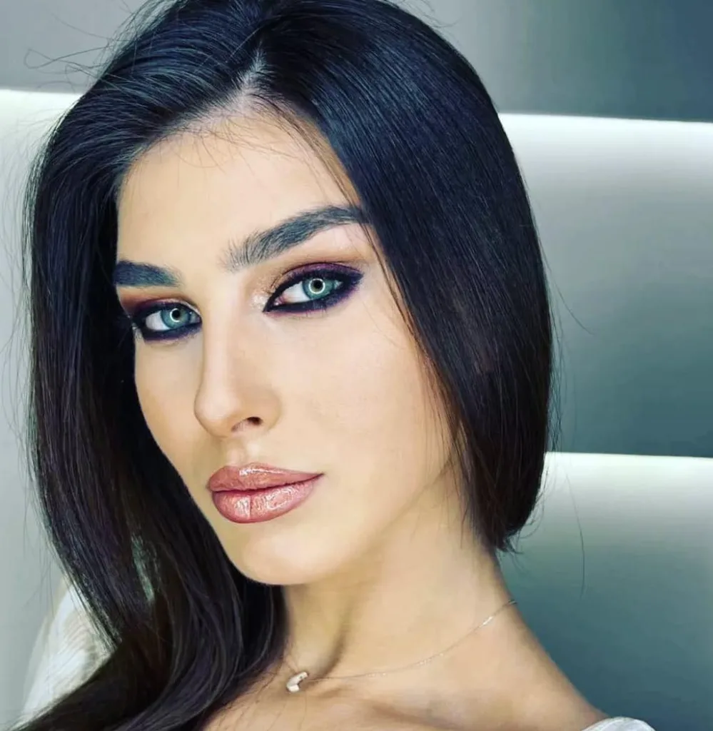 Ann Maison - результат макияжа, smokey eye и полная заливка губ, Ваке, Тбилиси